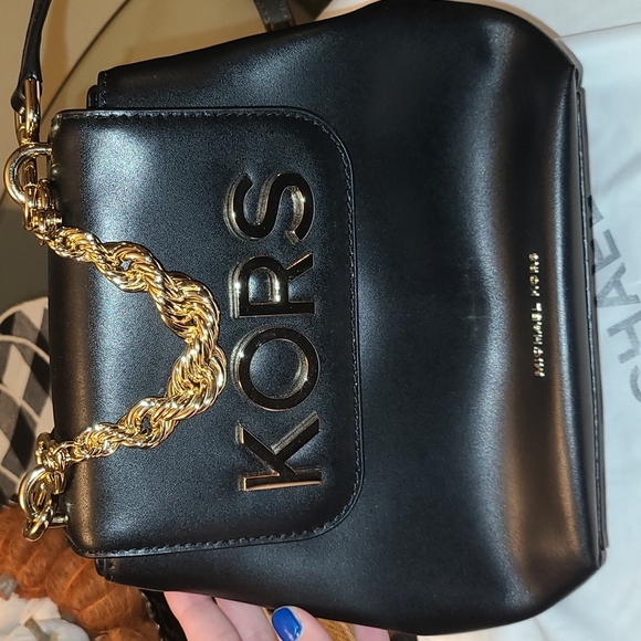 **NWT** Black & Gold Michael Kors Bag - Picture 3 of 12